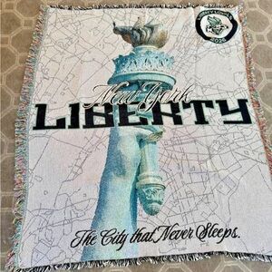 New York Liberty Statue Throw Blanket - Pastel Teal & Ivory